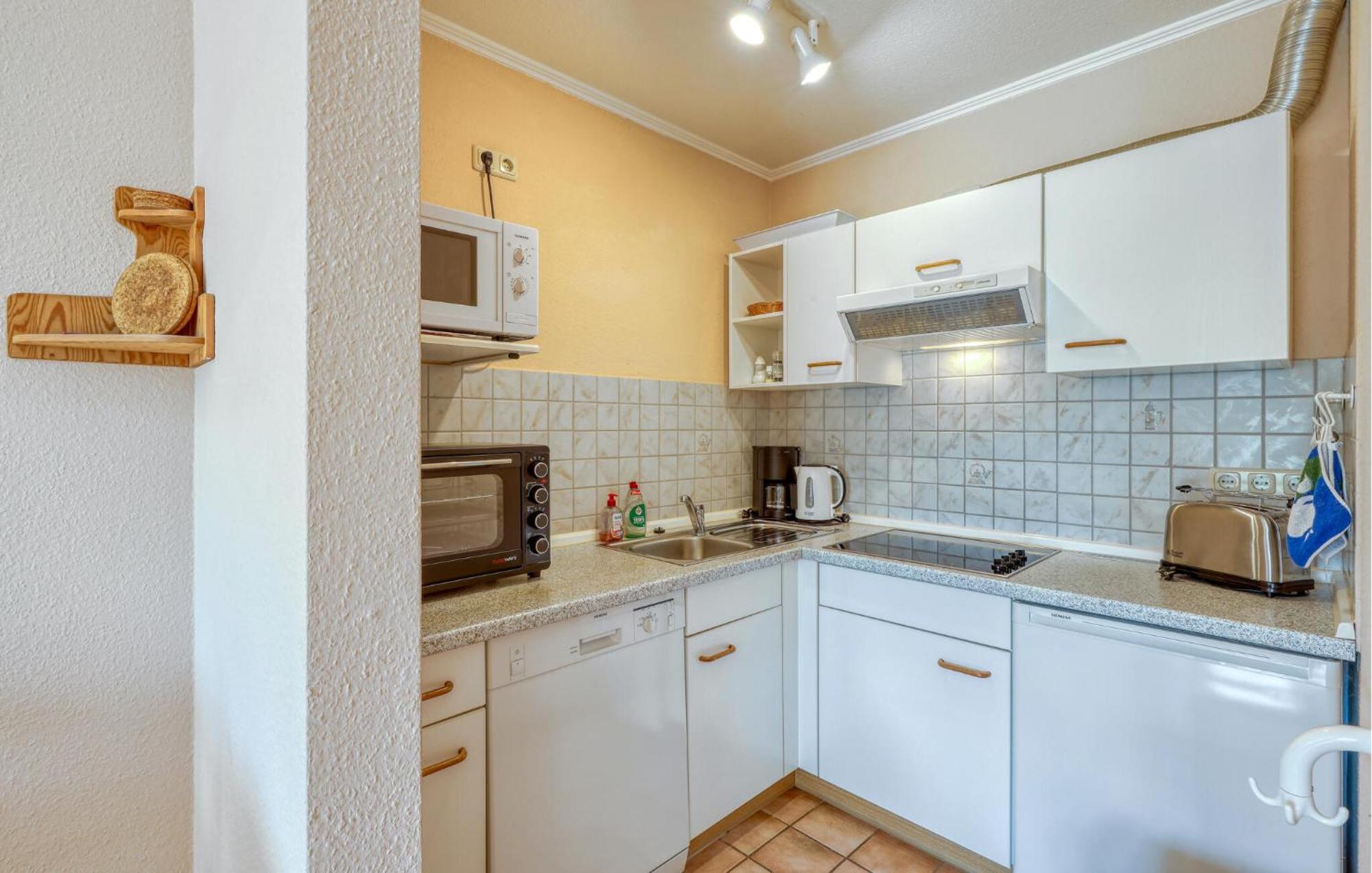 Nice Home In Toenning With Kitchen Extérieur photo